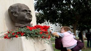 ‘Demokrasi, şimdi ve daima’ 