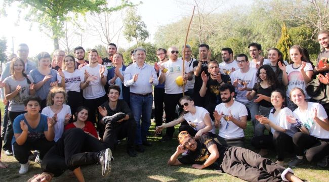 İduğ’dan capoeira dansı