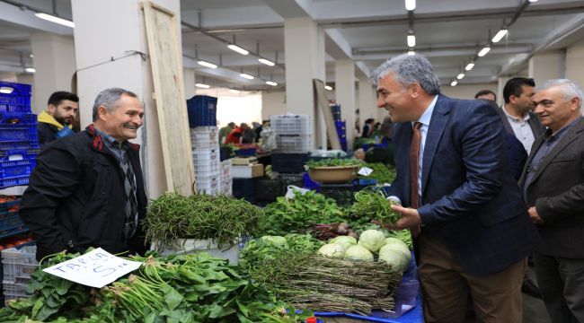 İnce, pazar esnafı ile görüştü