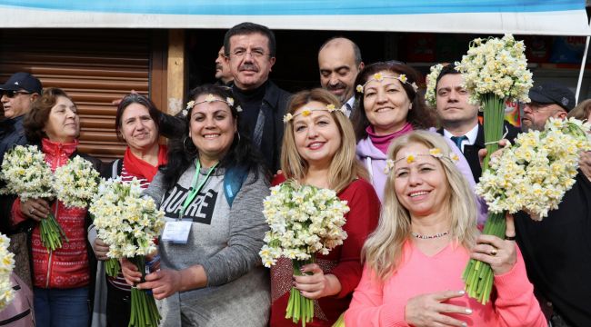 Zeybekci’nin İzmir’e ilk armağanı