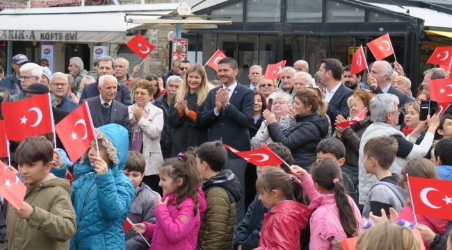 Atatürk’ün Foça’ya Geliş Yıldönümü Coşku İle Kutlandı