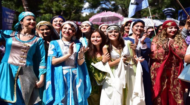 Bornova'da sahne kursiyerlerin