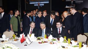 İftar programına iş dünyasının önemli isimleri katıldı