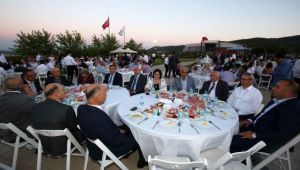 Karabağlar Belediyesi’nden geleneksel birlik beraberlik iftarı