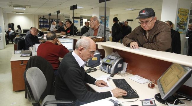 Konak’ta vezneler hafta sonu da açık