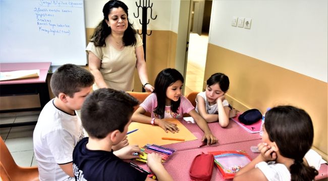 Bornovalı çocuklara tatilde eğlenceli kurslar