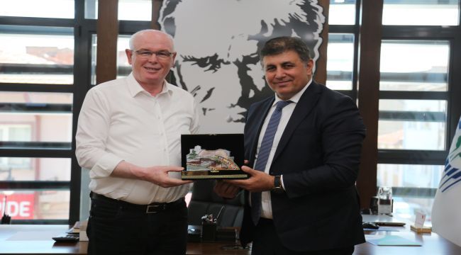 Atilla Sertel ve Cemil Tugay Başkan Kurt'u ziyaret etti