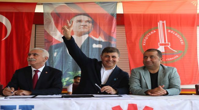 Başkan Tugay ve işçilerden ‘toplu sözleşme’ halayı