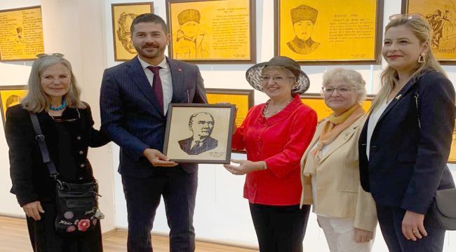 Atatürk Yolunda Cumhuriyet Kadınları 