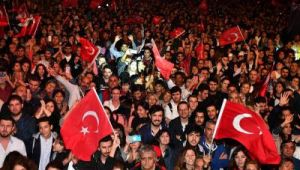 İzmir'de Cumhuriyet Bayramı Kutlamalarında Unutulmaz Final 