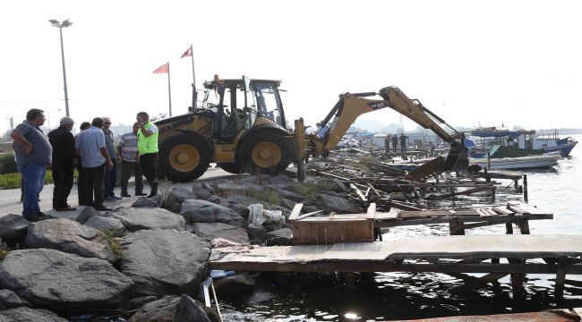 Karşıyaka’da ‘kaçak iskele’ operasyonu