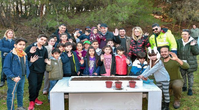  İzmirli çocuklar meşe palamudu ekti 