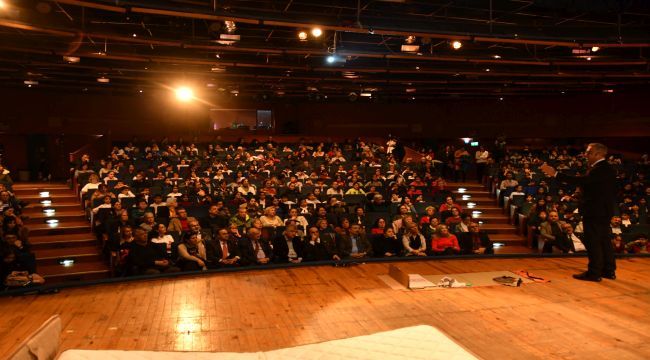 Narlıdere Belediyesi’nden deprem ve ilk yardım semineri 