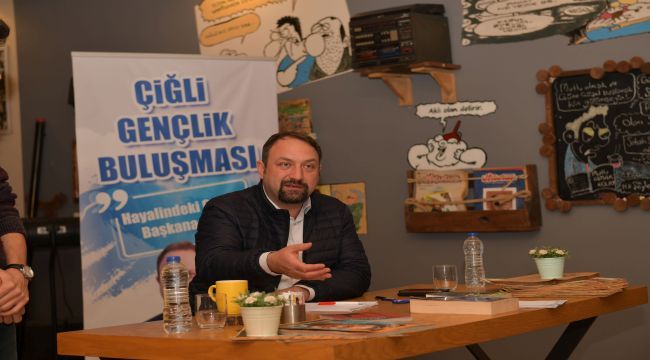 Başkan Gümrükçü Üniversite Öğrencileriyle Buluştu