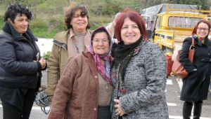 Karaburun Belediyesi’nden yaşlılara market hizmeti 