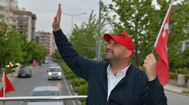 Başkan Gümrükçü’den otobüsle bayram kutlaması