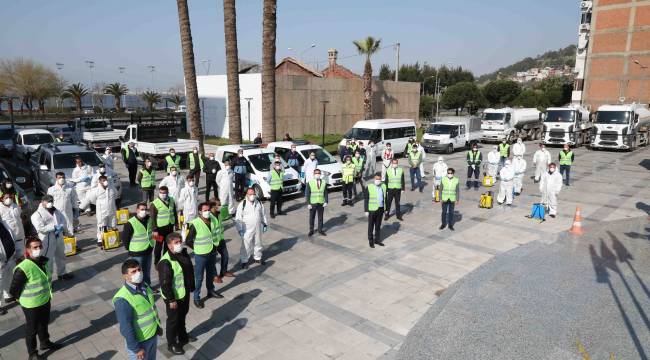 Bayraklı’da 24 mahalleye 2100 ton dezenfektan