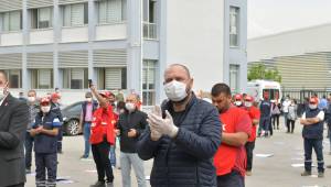 Çiğli’de Fırça Saplarıyla Sosyal Mesafeli 1 Mayıs Halayı