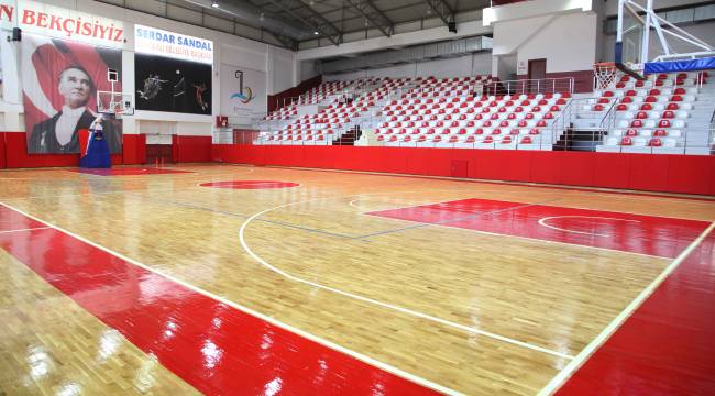 Bayraklı Belediyesi spor tesislerini yeniledi