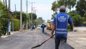  İzmir’de asfalt atağı sürüyor