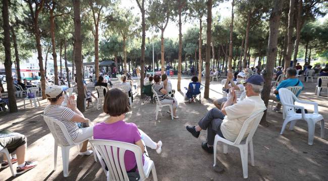 Karşıyaka’da çınarlara özel müzik şöleni