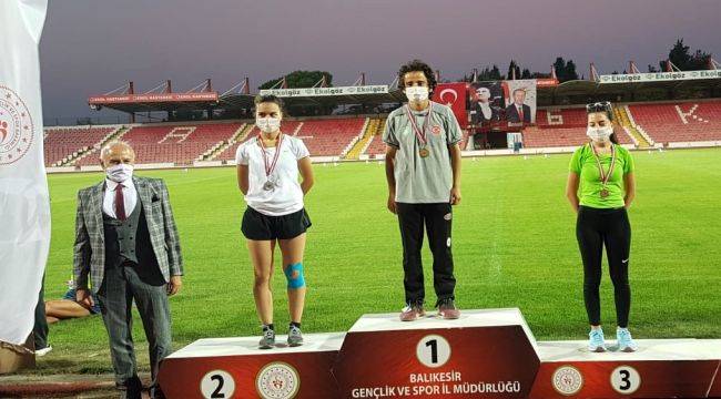 Madalya Avcısı Rahime 2 turnuvadan 3 madalyayla döndü