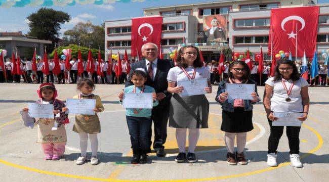 10 Kasım nedeniyle kompozisyon yarışması düzenledi