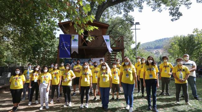 Buca’nın gençleri doğa kampında yeni projelerin temelini attı