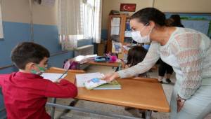 Efes Selçuk Belediyesi'nden Okullara Hijyen Kiti