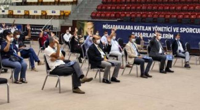 İzmir Büyükşehir Belediyespor’da eski yönetim yeniden seçildi