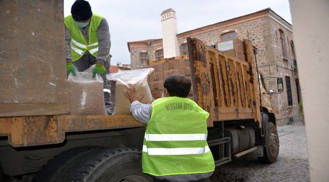 Bergama topyekûn depremzedelerin yanında