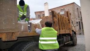 Bergama topyekûn depremzedelerin yanında