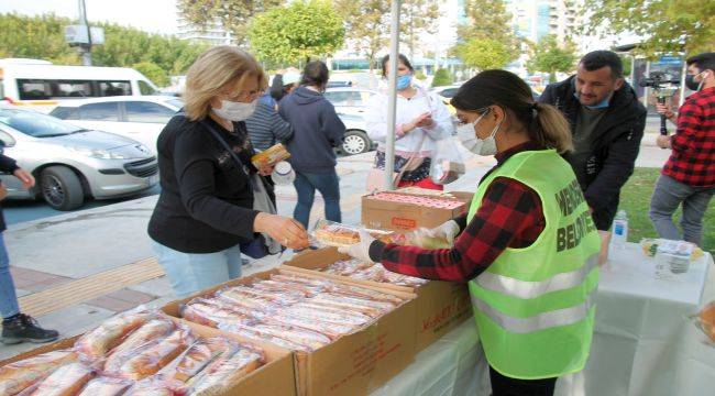 Menderes’in Gönül Köprüsü Bayraklı’ya Ulaştı