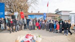 İzmir Büyükşehir Belediyesi bu kez Kirazlı üreticinin yüzünü güldürdü