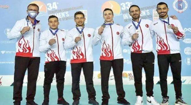 Rektör Budak, Egeli milli sporcular Ferhat Arıcan ve İbrahim Çolak’ı tebrik etti