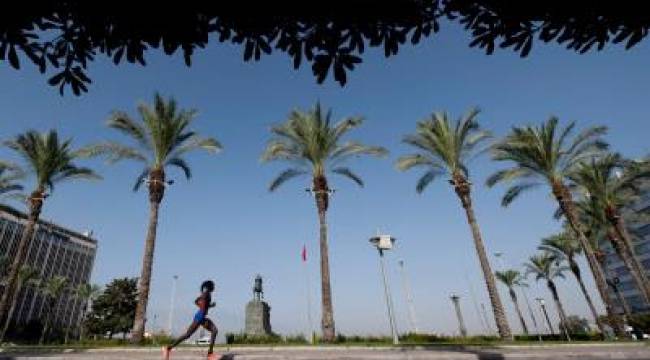 Maratonİzmir’de yarı dünya turu