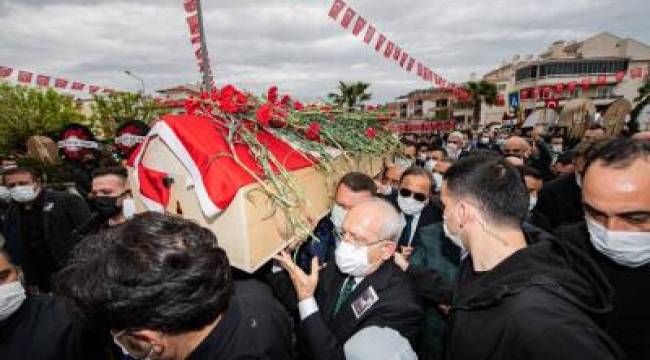 Torbalı Belediye Başkanı Uygur karanfillerle uğurlandı