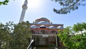 Göçmen Konutları Camii yeni bir çehreye kavuştu