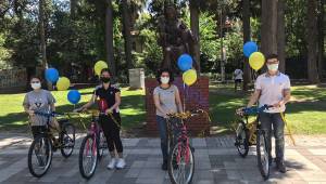 Dünya Bisiklet Günü’nde dereceye giren gençlere hediye 