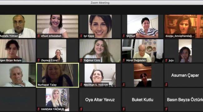 İzmirli kadın gazeteciler ÖzgürİGC’nin toplantısında buluştu