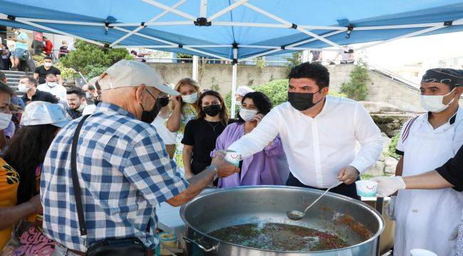 Başkan Kılıç’tan Bucalılara aşure ikramı