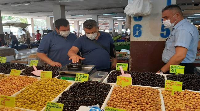 Bayraklı'da Pazarcılara Denetim