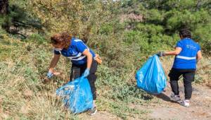 Ormanlık bölgelerden torbalarca atık toplandı