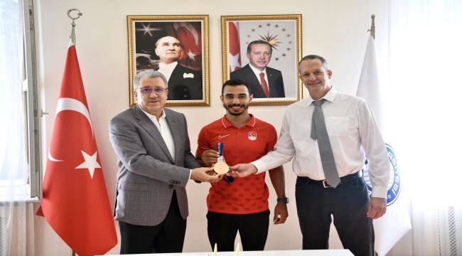 Rektör Budak, Tokyo 2020'de Bronz Madalya Kazanan Arıcan'ı Ağırladı