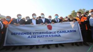 İzmir Depreminde Hayatını Kaybedenler Bayraklı'da Anıldı