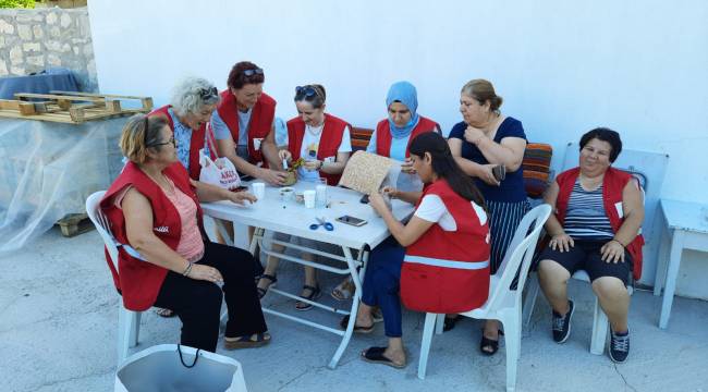 Türk Kızılay Urla’dan “Elimin Emeği Torunlar İçin” projesi