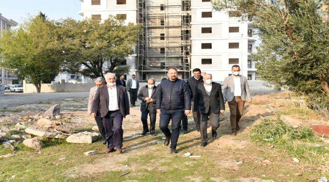  Başkan Gümrükçü Harmandalı Cemevi’ni Ziyaret Etti