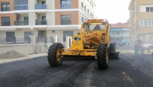 Gaziemir'de 2 Bin 500 Ton Asfalt Serildi