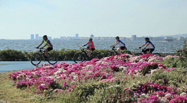 İzmir Belediyesi Ödüllere Doyamıyor!