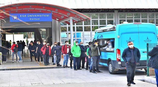 İzmir Büyükşehir'den Altı Noktada Çorba İkramı